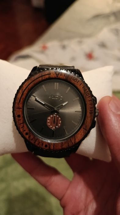 Vendo dois relógios da aldo