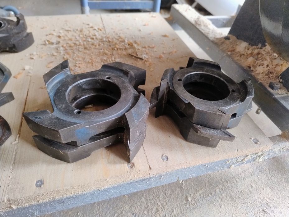 Frezy do deski podłogowej