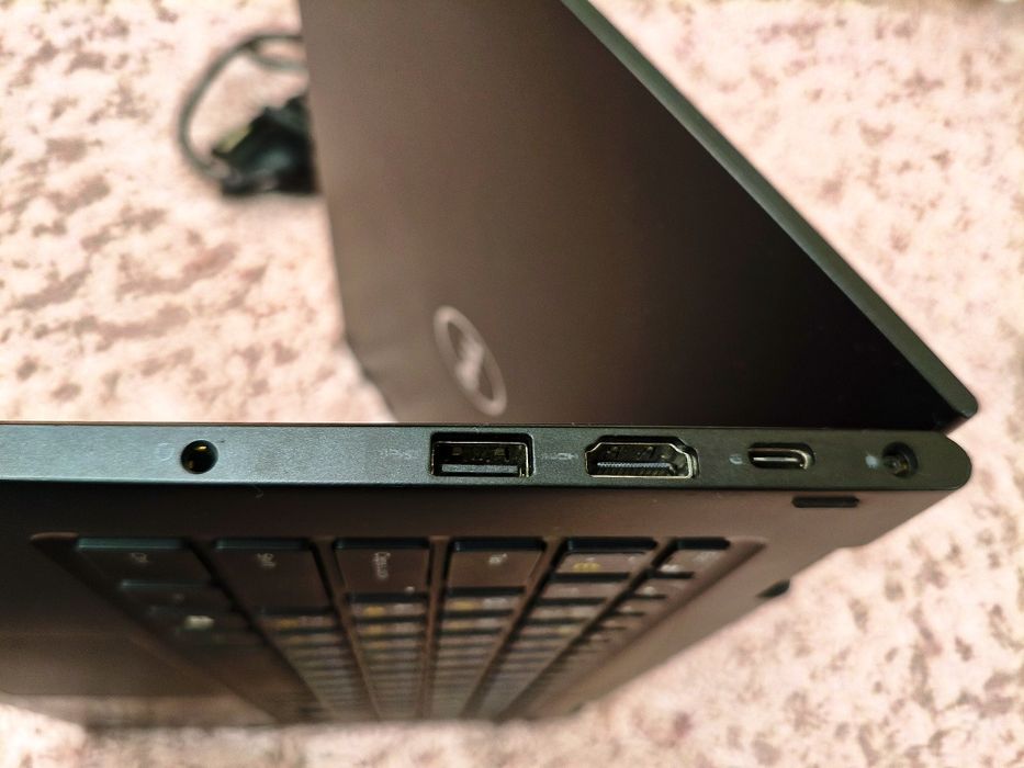 Ноутбук-трансформер  Dell Latitude 3390 2 in 1 i5-8250U 8/256 Gb, 13"