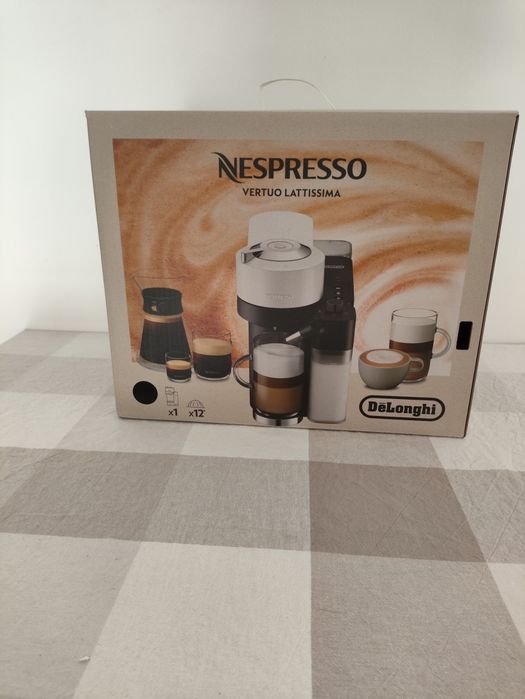 Máquina de Café Nespresso Vertuo Lattissima (De’Longhi)