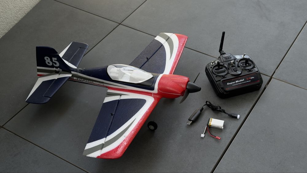 Samolot zdalnie sterowany RC FX9706 - gotowy zestaw do lotu RTF - Żyroskop - 580mm