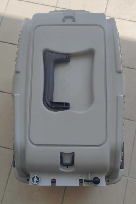 Transportadora para cão/gato – Resistente e leve – pouco uso