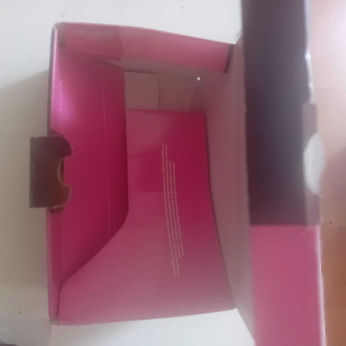 Pudełko po telefonie komórkowym EB-GD92