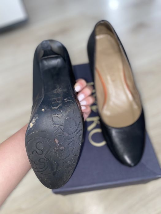 Czarne czółenka szpilki