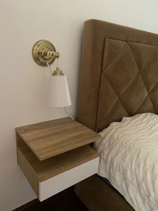 Mesas de Cabeceira suspensas carvalho e Candeeiros metal dourado