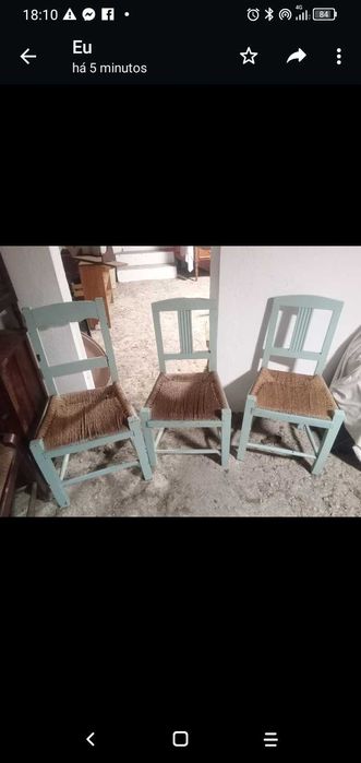 Cadeiras antigas com.fundo de buinho