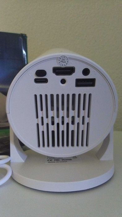 Mini Projetor LED Portátil – Novo!!
