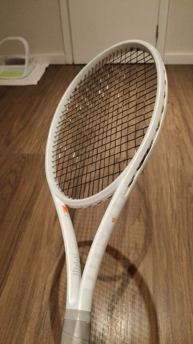 Raquete de ténis Wilson Shift semi nova