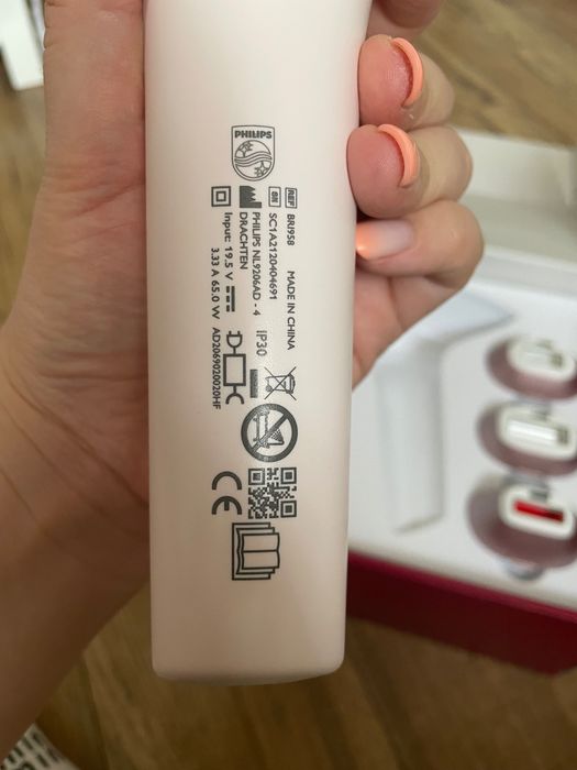Depilator laserowy Philips Lumea 9000