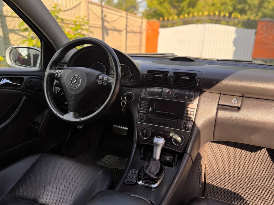 Mercedes-Benz C-Class Coupe 2.0 Compressor AT