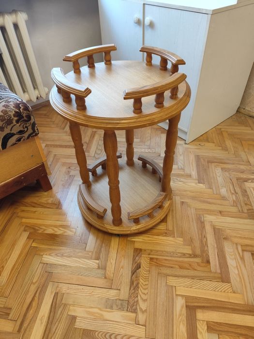 Drewniany (dąb rustykalny) barek na kółkach, stolik czy półka