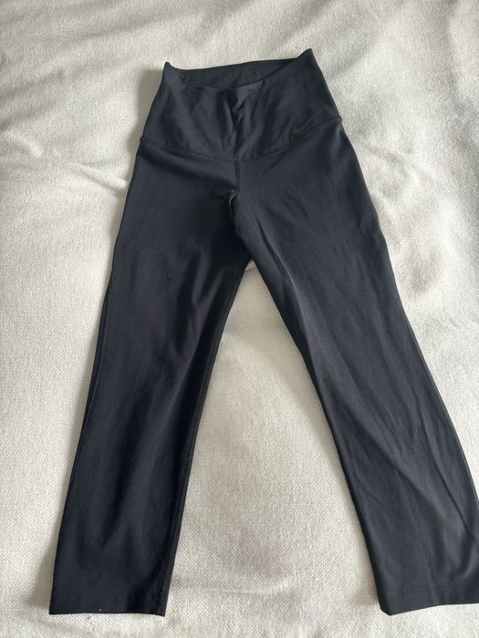 Czarne leginsy 3/4 sportowe nike