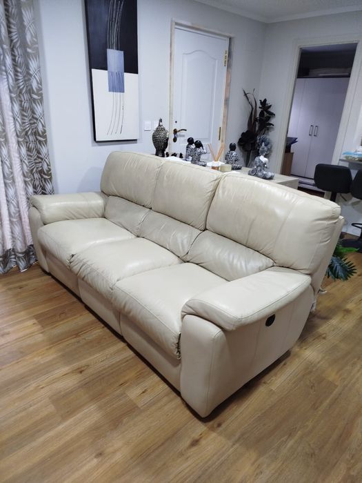 Sofá de 3 lugares relax em pele - creme