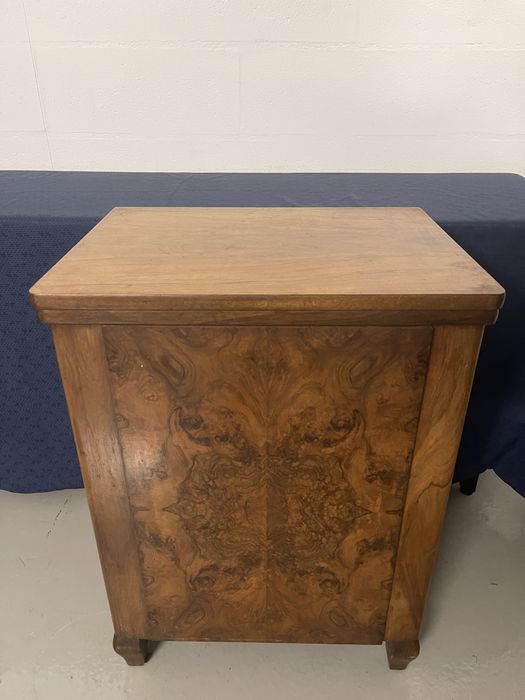 Máquina de costura PFAFF de pedal com móvel original – séc. XX