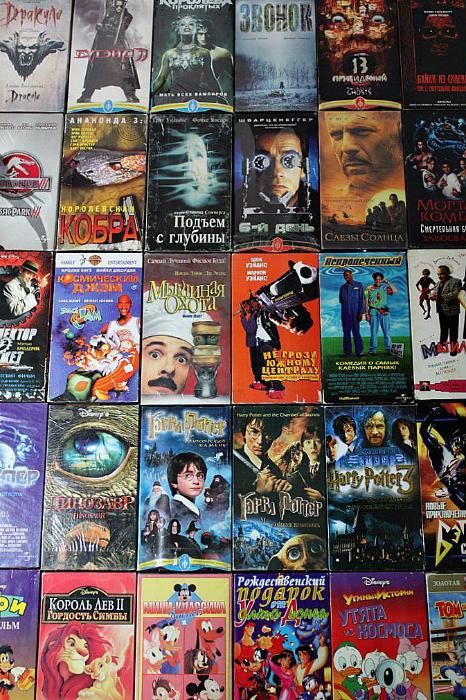 Видеокассеты VHS Фильмы / Мультфильмы: 100 грн. - CD / DVD