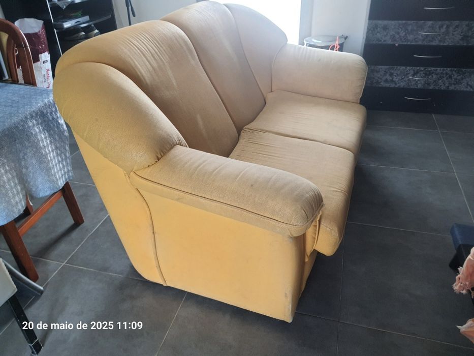 Sofá 2 lugares usado