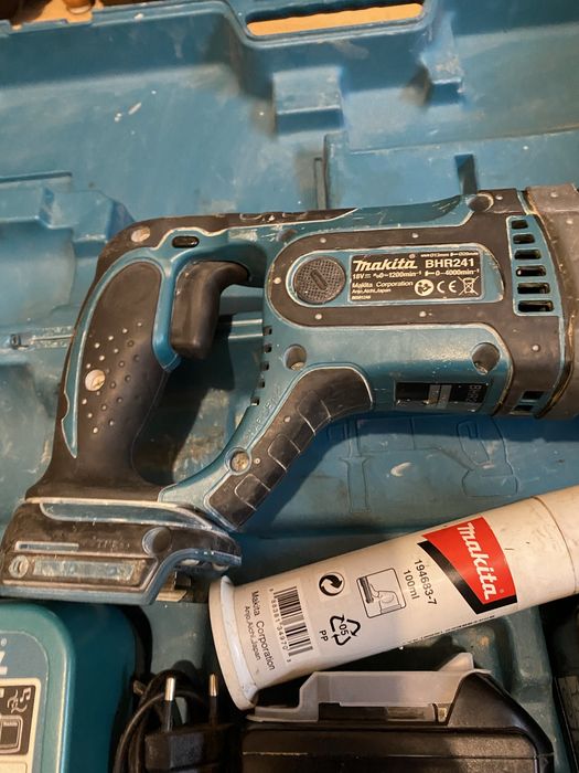 Makita, młotowiertarka DHR241 + baterie, zestaw