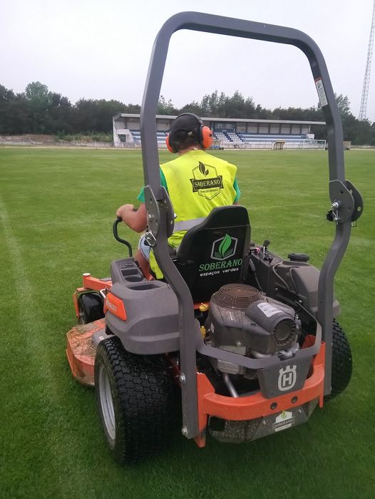 LIMPEZA de Terrenos e manutenção de espaços verdes