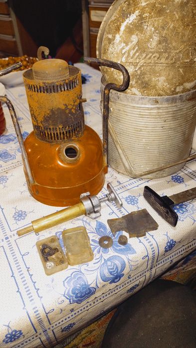 Два примуса шмель .СССР б.у