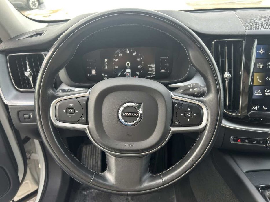 Volvo XC60 T6 Momentum      2019