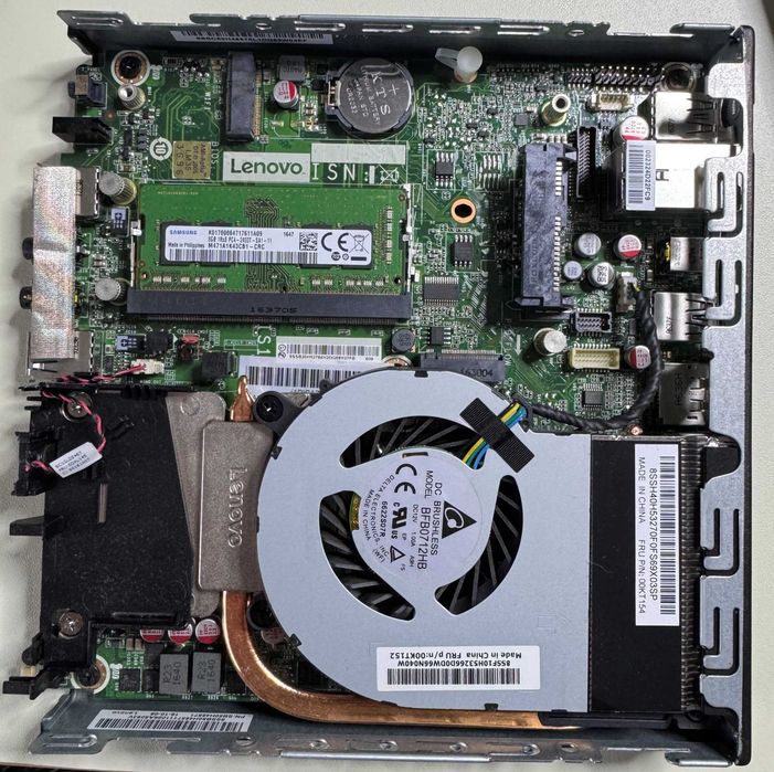Mini komputer Lenovo ThinkCentre M700 i3/8GB/250GB 10j0-S02900 Win PRO