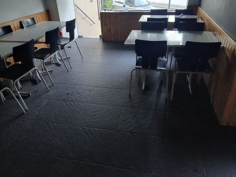 Aluga-se estabelecimento comercial