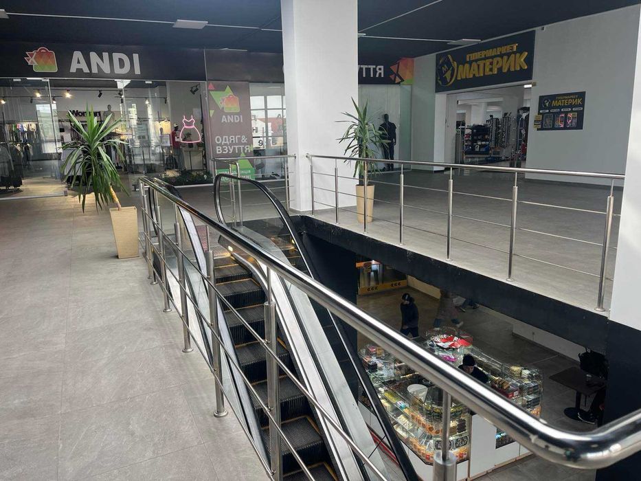 Самбір вул. Лемківська 1а, продаж приміщення в ТЦ