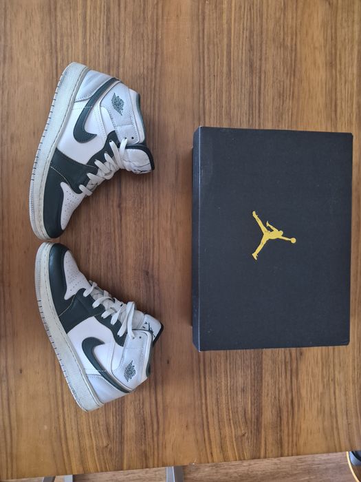 AIR JORDAN  1 mid se roz.40