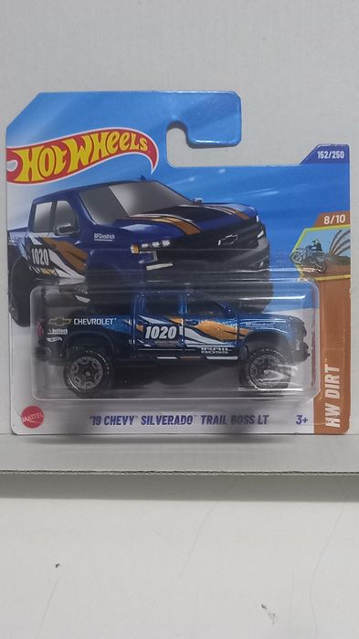 19 chevy Silverado trail boss LT Hot Wheels