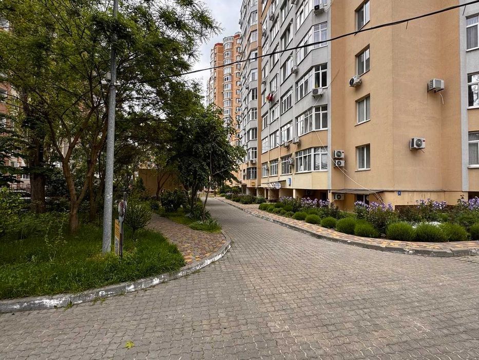 2-кіматна квартира 83 м² біля Парку Перемоги | Цегляний будинок, 2-контурний котел
