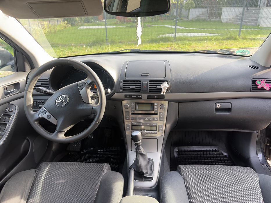 Toyota Avensis 2.2 dcat 177km 2006