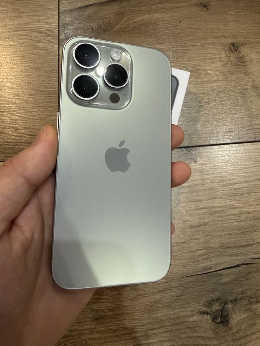Iphone 15 pro черный и титан
