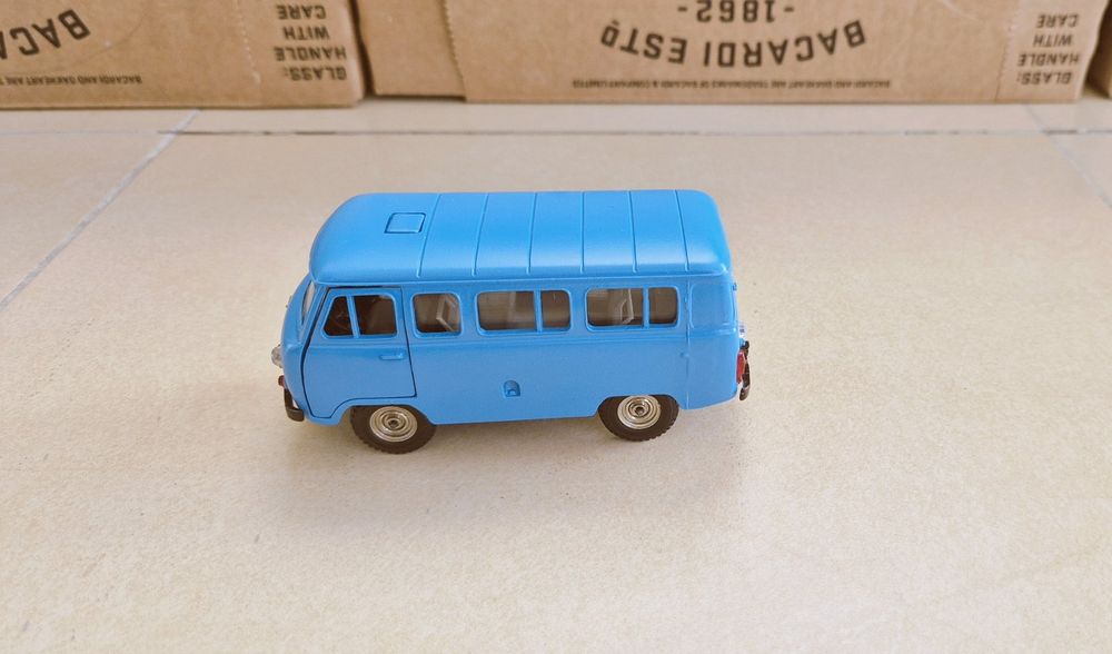 Модель автомобіля ссср 1:43, УАЗ 452 Буханка