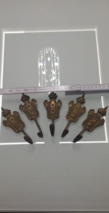 Wieszaki mosiężne zabytkowe