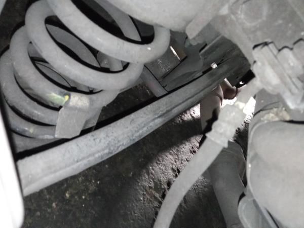 Braço de suspensão trás esquerdo HYUNDAI i40 (VF)
