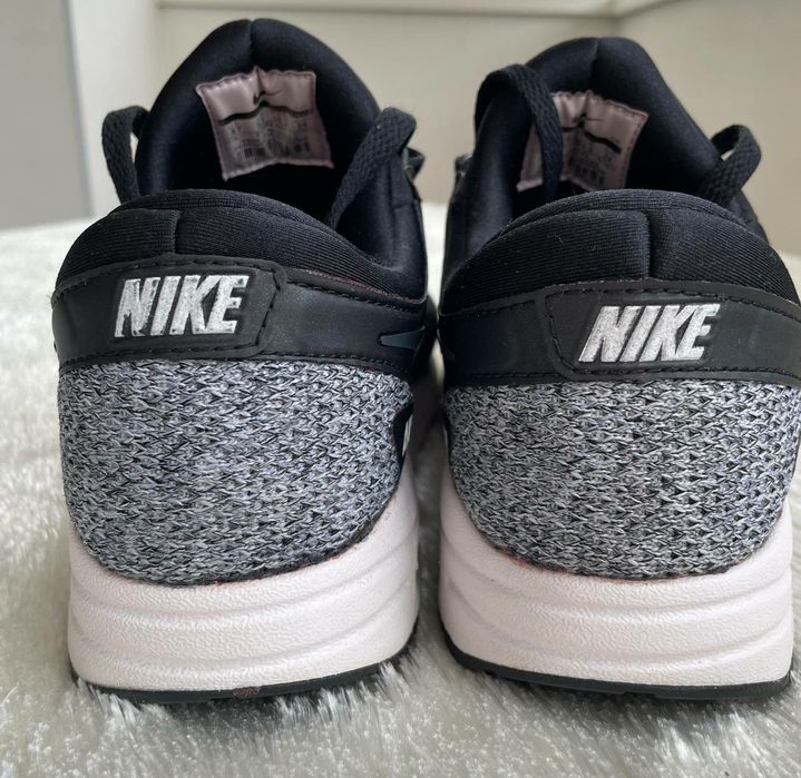 Кросівки жіночі Nike AIR MAX ZERO
Оригінал