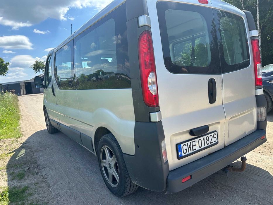 Opel Vivaro 2.0 DIESEL 9 osobowy cena brutto