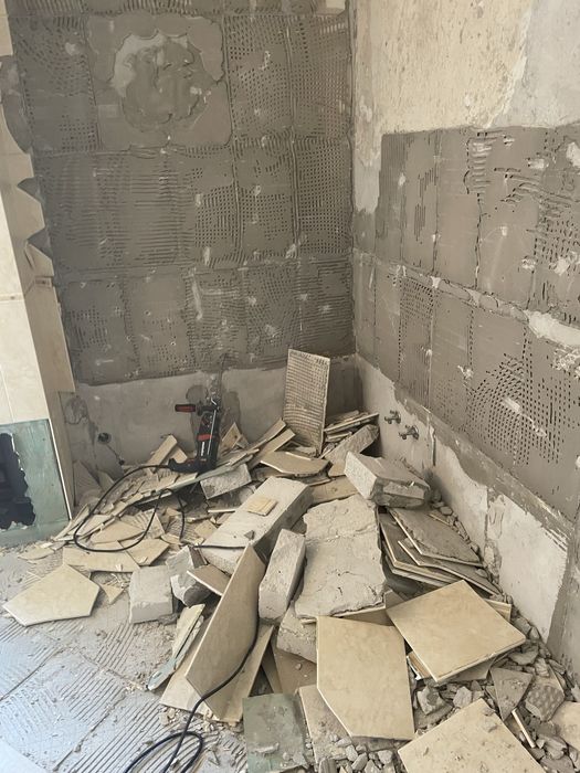 Skuwanie tynków , posadzek , kafli ,wyburzenia