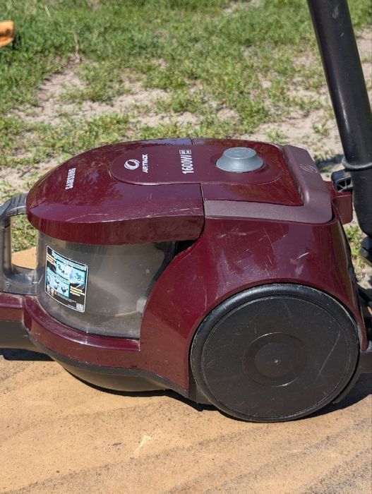 Пилосос б/у  робочий