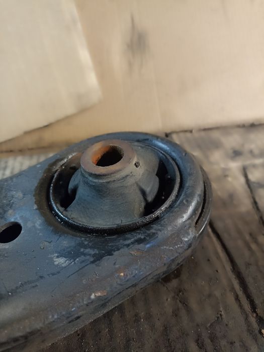 Важелі тойота рав 4