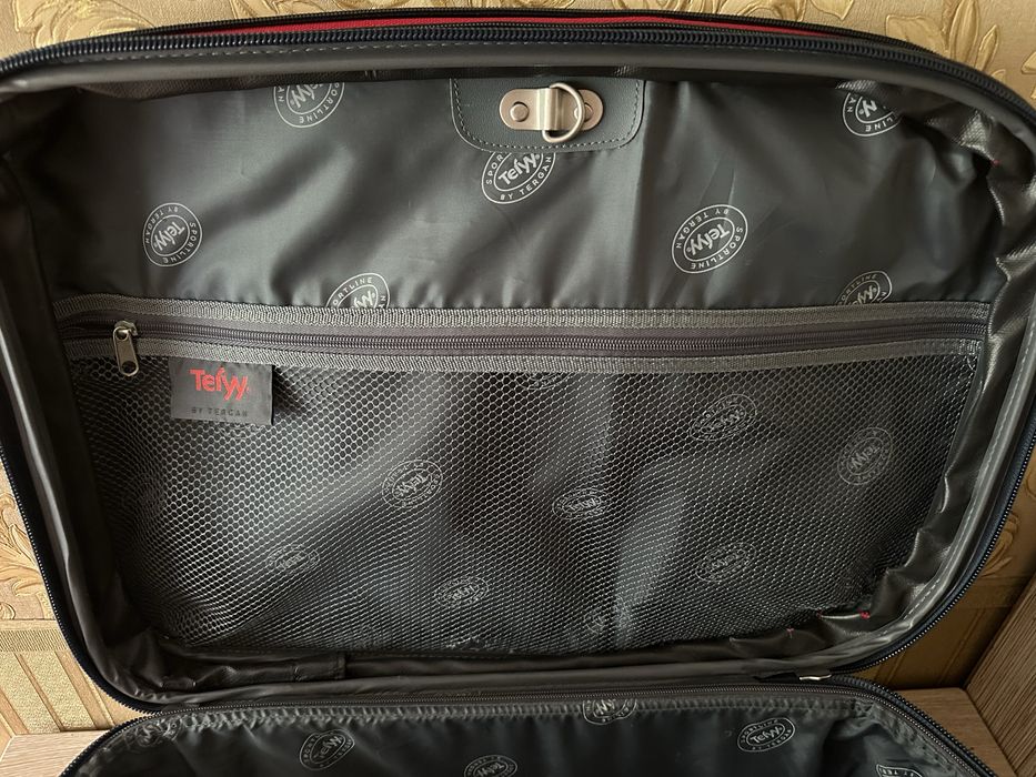 Валіза на колесах 36*22*55