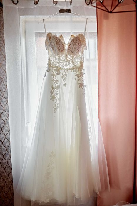 Sprzedam elegancką suknię ślubną