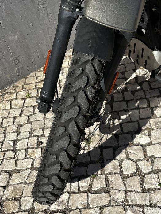 Royal Enfield Himalayan 411 – Fully Equipped for Travel & Meticulously Maintained