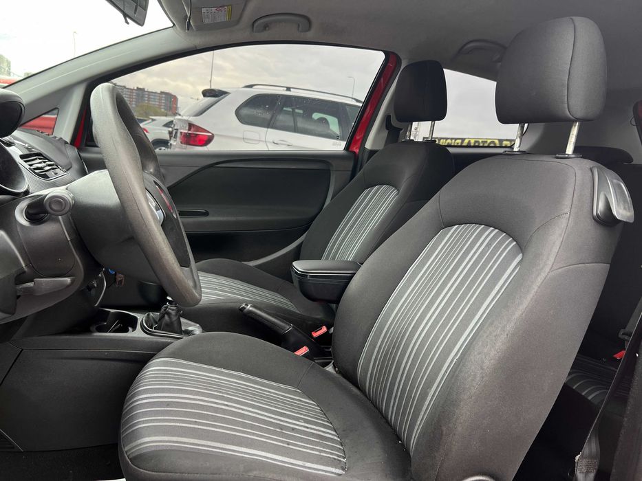 Fiat Punto 2011 року