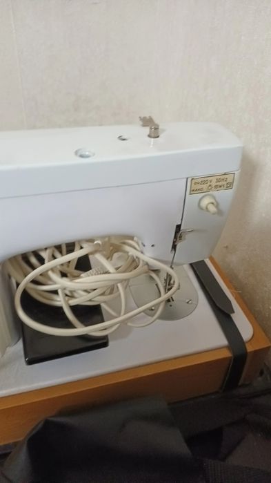 Швейная машина Чайка