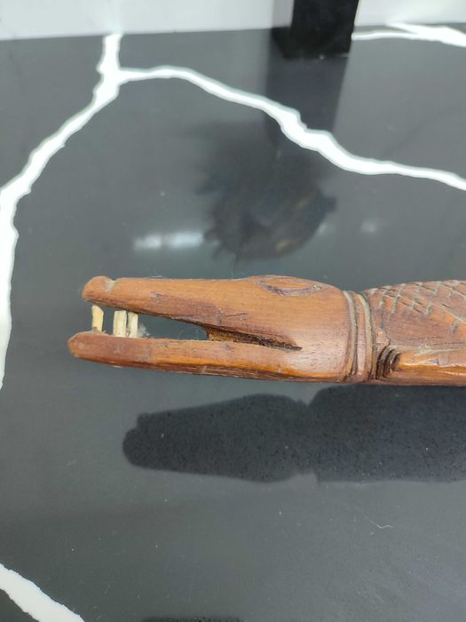 Peixe e crocodilo decorativo em madeira