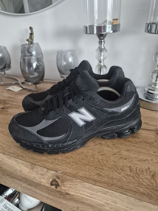 Buty New balance 2002R  czarne 42