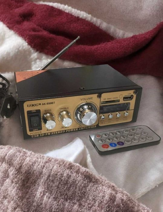 Потужний підсилювач з bluetooth видає якісний чіткий звук