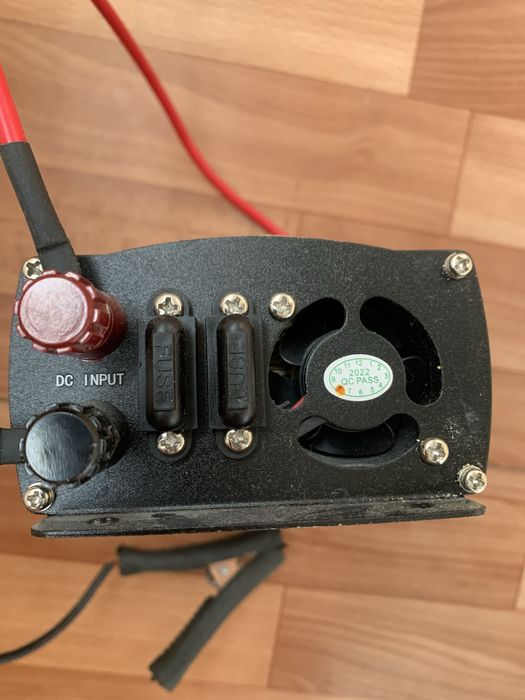 Продам Інвертор напруги,зарядний пристрій та автомобільний акумулятор