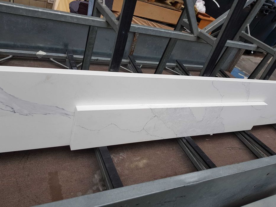 Parapet parapety konglomerat marmur marmurowe granit granitowe kwarcyt